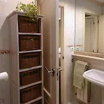Apartamento, Zona Residencia Con Piscina, Cerca De Playas En *