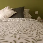 Apartamento, Zona Residencia Con Piscina, Cerca De Playas En *