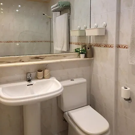 Apartamento, Zona Residencia Con Piscina, Cerca De Playas En Santander