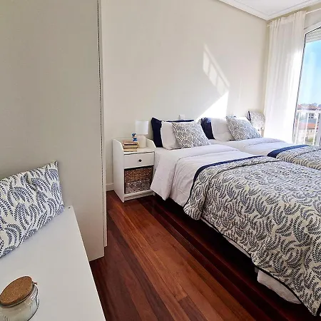 Apartamento, Zona Residencia Con Piscina, Cerca De Playas En Apartamento *