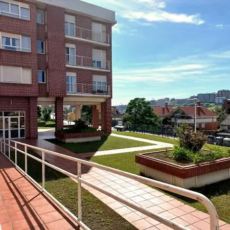 Apartamento, Zona Residencia Con Piscina, Cerca De Playas En Santander