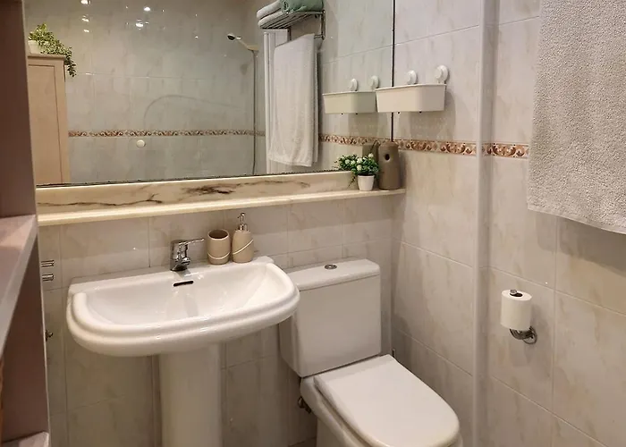 Apartamento, Zona Residencia Con Piscina, Cerca De Playas En Santander