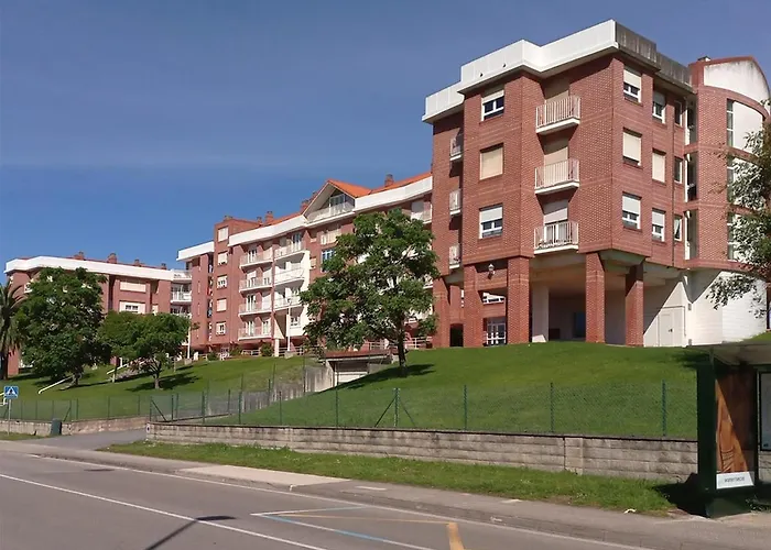 Apartamento, Zona Residencia Con Piscina, Cerca De Playas En * Santander