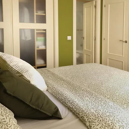 Apartamento, Zona Residencia Con Piscina, Cerca De Playas En Santander