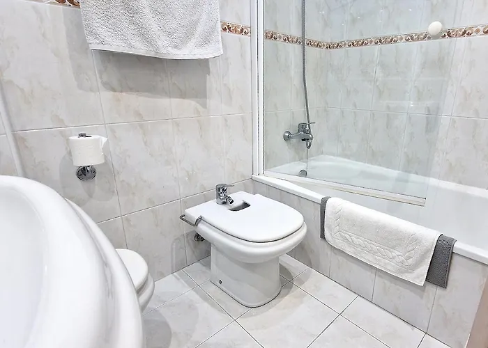 Apartamento Apartamento, Zona Residencia Con Piscina, Cerca De Playas En Santander