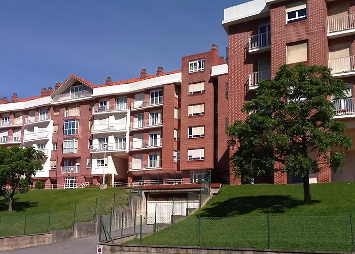 Apartamento, Zona Residencia Con Piscina, Cerca De Playas En * Santander