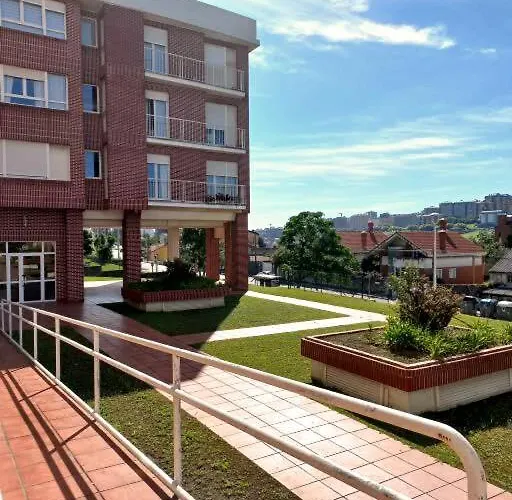 Apartamento, Zona Residencia Con Piscina, Cerca De Playas En Santander