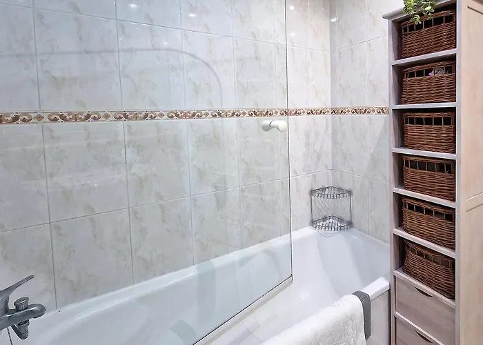 Apartamento Apartamento, Zona Residencia Con Piscina, Cerca De Playas En Santander