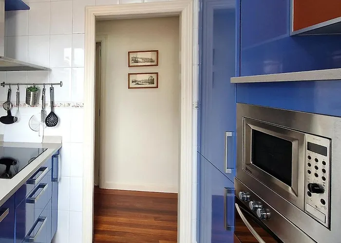 Apartamento, Zona Residencia Con Piscina, Cerca De Playas En Santander