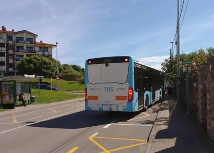 Apartamento, Zona Residencia Con Piscina, Cerca De Playas En Apartamento Santander