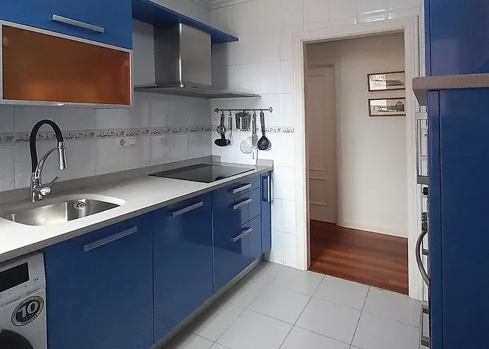 Apartamento, Zona Residencia Con Piscina, Cerca De Playas En Santander